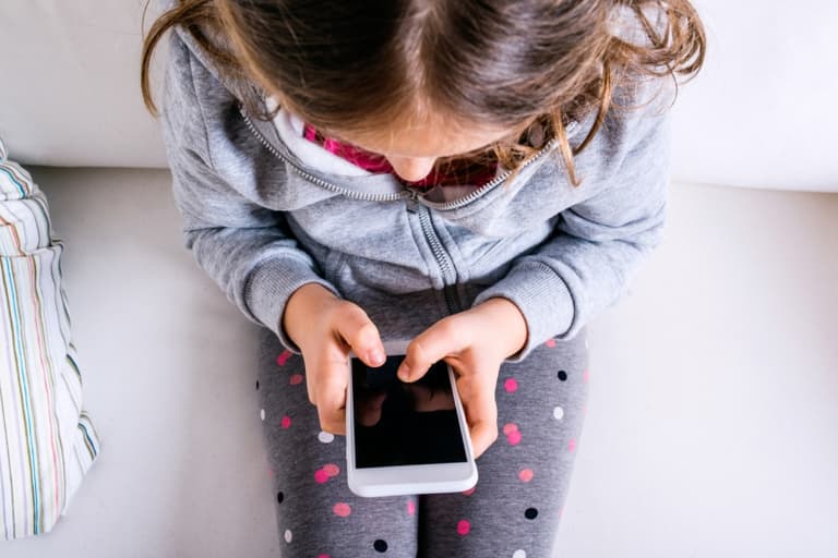 This mum’s post showing age restrictions for social media is eye opening This mum’s post showing age restrictions for social media is eye opening
