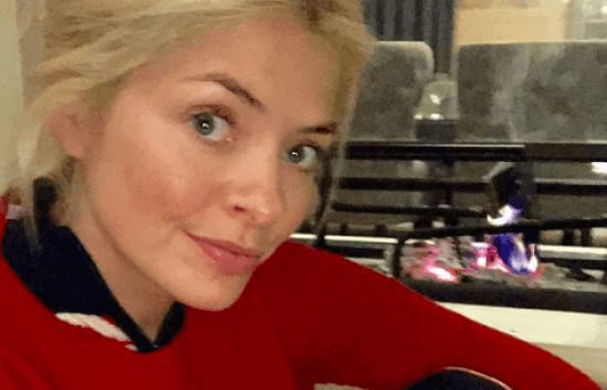 Holly Willoughby’s new Topshop shirt is just perfect for spring Holly Willoughby’s new Topshop shirt is just perfect for spring