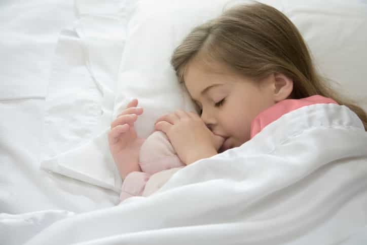 Expert says that children should stop thumb-sucking at a specific age Expert says that children should stop thumb-sucking at a specific age