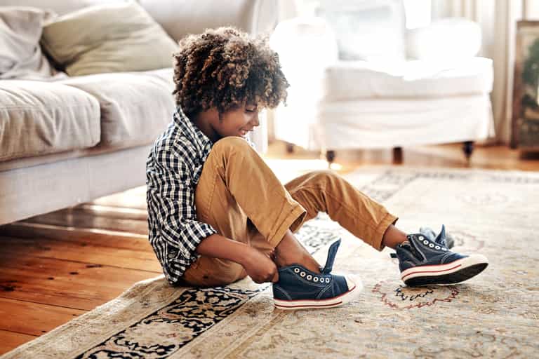 This simple trick will make sure your kids put their shoes on the right feet This simple trick will make sure your kids put their shoes on the right feet