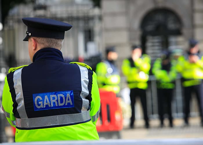 Gardaí appeal for man with bandaged hand following fatal assault of woman (20s) in Limerick Gardaí appeal for man with bandaged hand following fatal assault of woman (20s) in Limerick