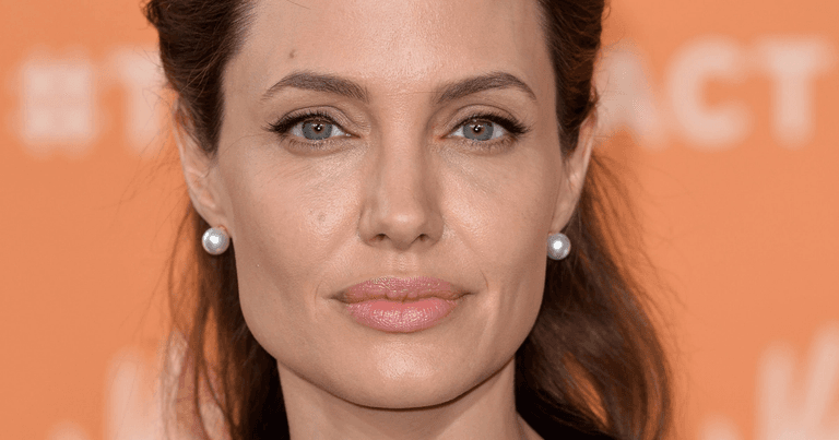 Angelina Jolie shares the piece of advice she tells her daughters to live by Angelina Jolie shares the piece of advice she tells her daughters to live by