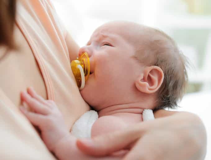 Mum asked to leave café because her baby was crying Mum asked to leave café because her baby was crying