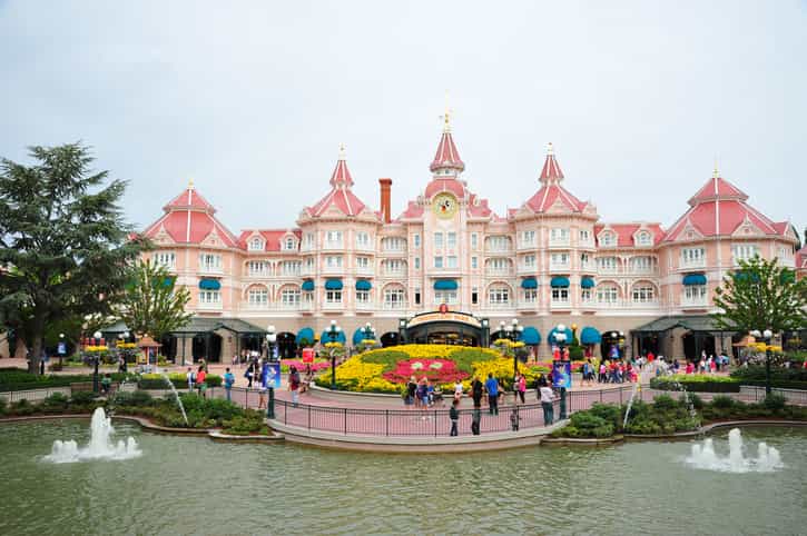 Nine-year-old books Disneyland trip after guessing dad’s Paypal details Nine-year-old books Disneyland trip after guessing dad’s Paypal details