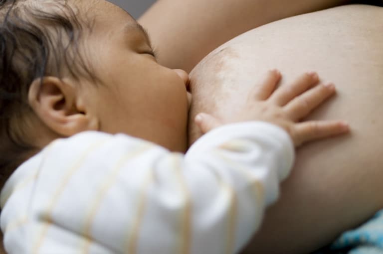 This US mother is “pumping around the clock” to feed her triplets This US mother is “pumping around the clock” to feed her triplets