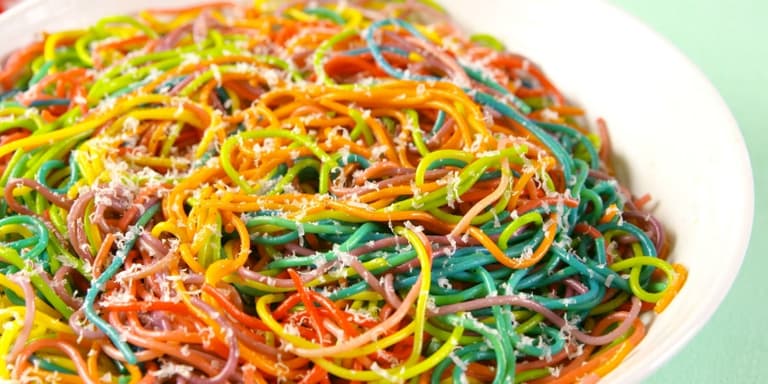 Rainbow spaghetti is about to become everyone’s favourite dinner Rainbow spaghetti is about to become everyone’s favourite dinner