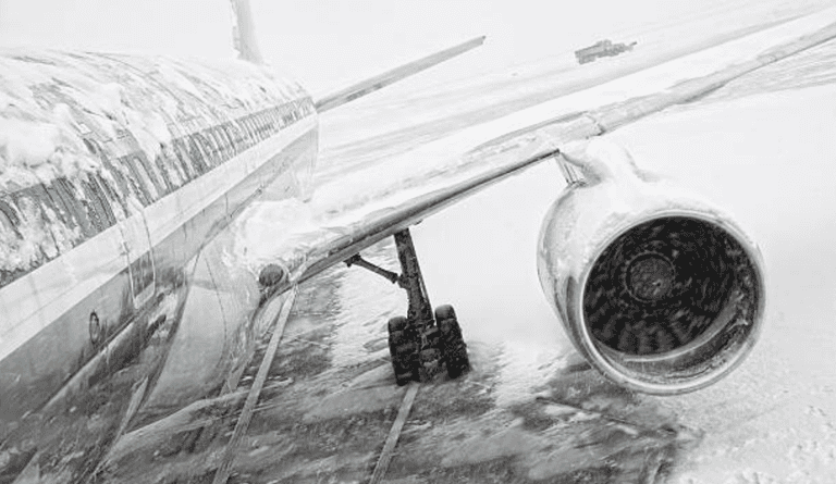 Flying to the US or Canada soon? Snow is causing HUGE delays and cancellations Flying to the US or Canada soon? Snow is causing HUGE delays and cancellations