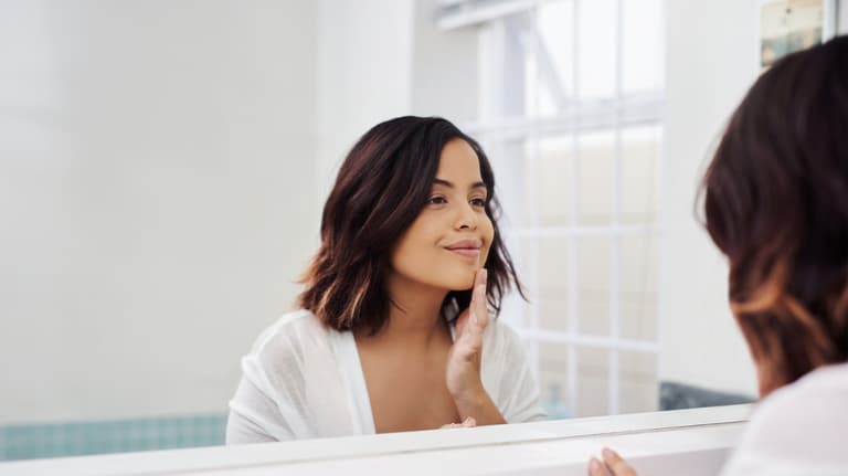 This face oil is receiving five star reviews from everyone and we need to try it! This face oil is receiving five star reviews from everyone and we need to try it!
