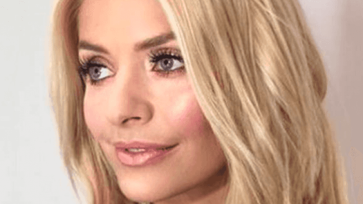 Fans have a lot to say about Holly Willoughby’s €275 top Fans have a lot to say about Holly Willoughby’s €275 top