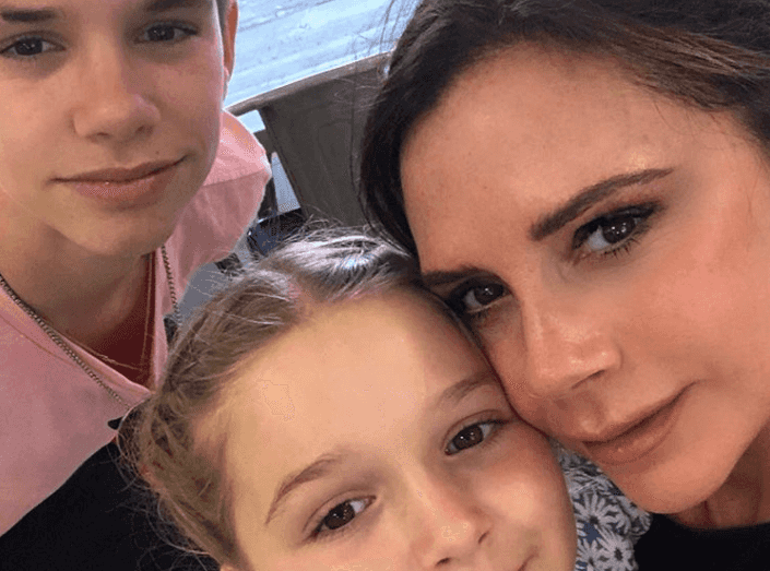 Victoria Beckham’s birthday cake was totally made up of fruit… and looked delish Victoria Beckham’s birthday cake was totally made up of fruit… and looked delish