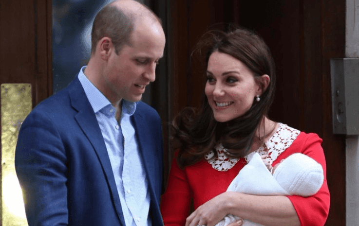 This is the reason why Kate Middleton wore red and white after the birth of her baby This is the reason why Kate Middleton wore red and white after the birth of her baby