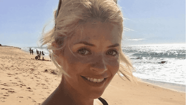 We really want Holly Willoughby’s flattering swimsuit for holidays We really want Holly Willoughby’s flattering swimsuit for holidays