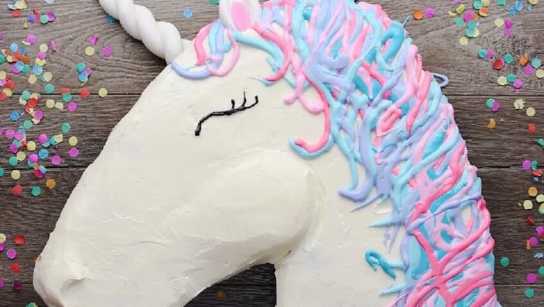 Here’s a unicorn pull-apart cake that only requires a handful of ingredients Here’s a unicorn pull-apart cake that only requires a handful of ingredients