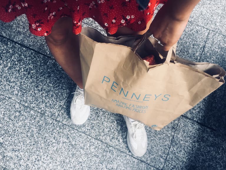 We’re putting this €8 Penneys clutch straight into our holiday suitcase We’re putting this €8 Penneys clutch straight into our holiday suitcase