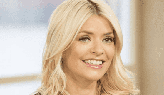 Holly Willoughby is wearing €50 Zara trousers today and we love them Holly Willoughby is wearing €50 Zara trousers today and we love them