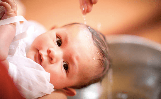 People are really stressing out over this viral video of a baby being baptised People are really stressing out over this viral video of a baby being baptised