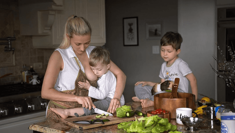 This mum’s photos about the reality of motherhood are highly relatable This mum’s photos about the reality of motherhood are highly relatable