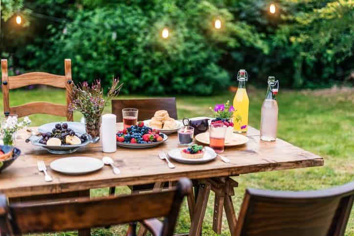 A brunch that includes yoga AND disco dancing is hitting Dublin this weekend A brunch that includes yoga AND disco dancing is hitting Dublin this weekend