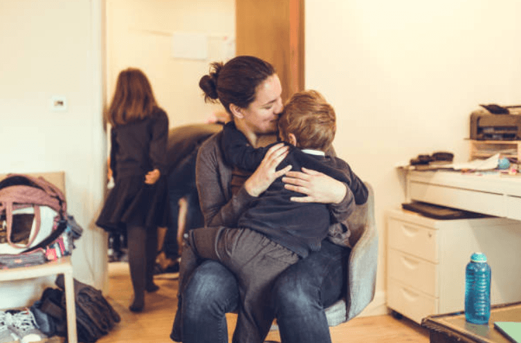 This video shows just how strong a bond a mother has with her children This video shows just how strong a bond a mother has with her children