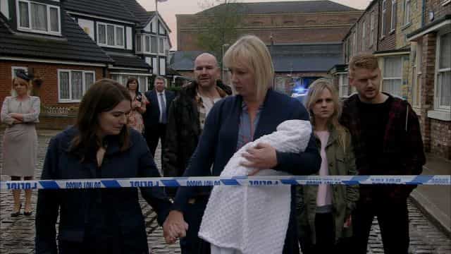 Looks like one Coronation Street character isn’t leaving Weatherfield after all Looks like one Coronation Street character isn’t leaving Weatherfield after all