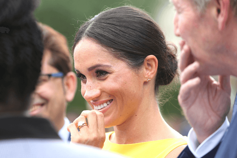 Meghan Markle is channelling Audrey Hepburn in today’s GORGEOUS look Meghan Markle is channelling Audrey Hepburn in today’s GORGEOUS look