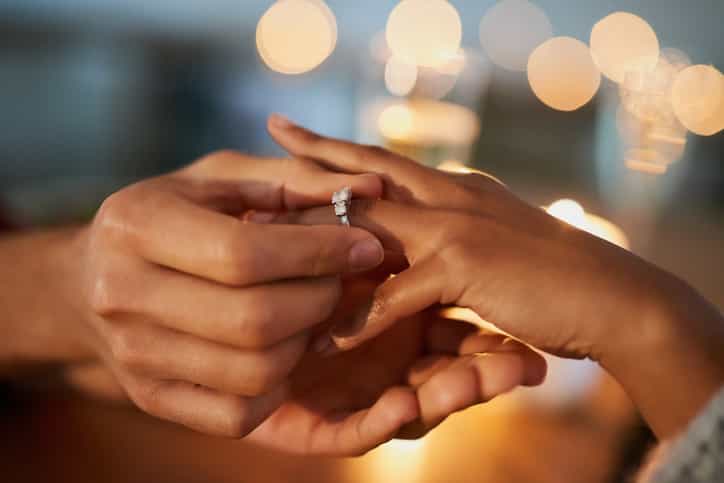 Everyone is going mad for this bride-to-be’s engagement photo Everyone is going mad for this bride-to-be’s engagement photo