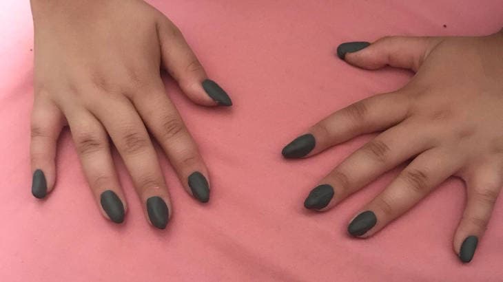 10 year old girl’s fake nails go viral after mum says no to acrylics 10 year old girl’s fake nails go viral after mum says no to acrylics