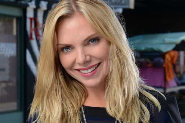 Samantha Womack just got rid of her trademark blonde hair and looks stunning Samantha Womack just got rid of her trademark blonde hair and looks stunning
