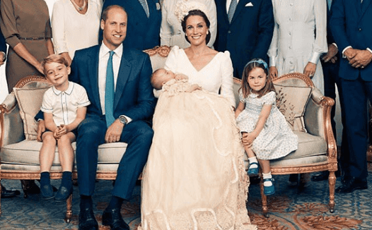 Queen Elizabeth managed to sneak her way into Louis’ Christening photos Queen Elizabeth managed to sneak her way into Louis’ Christening photos