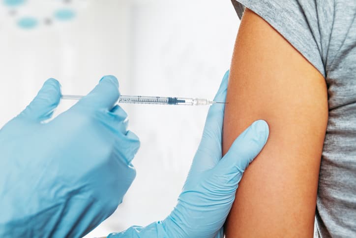 Mum wants to know if the flu vaccine is free for pregnant women in Ireland Mum wants to know if the flu vaccine is free for pregnant women in Ireland