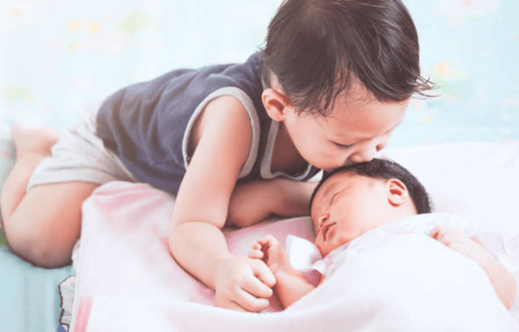 Mum asks for advice after people comment negatively on her having two boys Mum asks for advice after people comment negatively on her having two boys