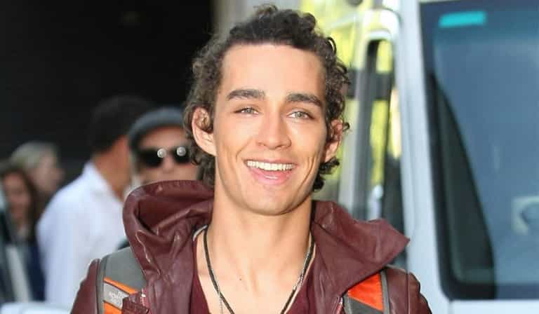Irish actor Robert Sheehan opens up about wanting to start a family Irish actor Robert Sheehan opens up about wanting to start a family