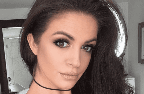Irish model and mum of four Alli MacDonnell has died suddenly Irish model and mum of four Alli MacDonnell has died suddenly