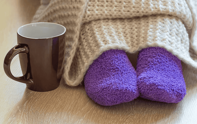 We need this electric foot warmer to heat our cold toes up ASAP We need this electric foot warmer to heat our cold toes up ASAP