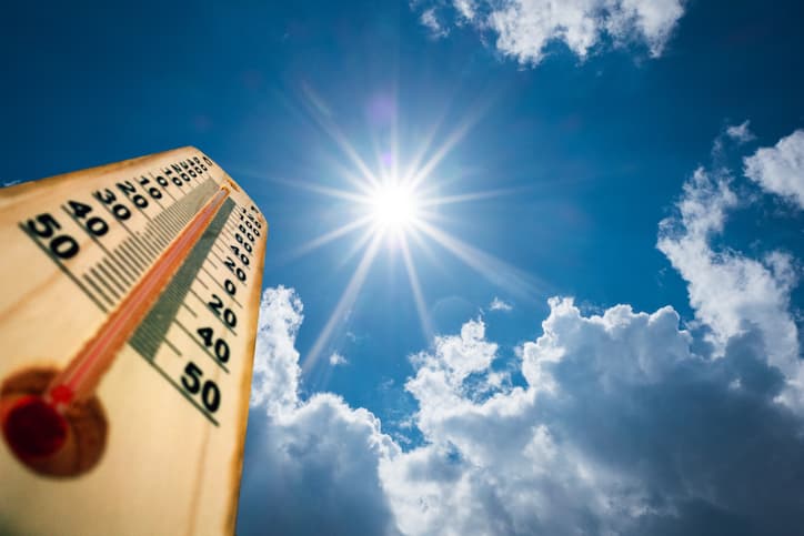 Weather update: Ireland is set to be as HOT as the French Riviera this weekend Weather update: Ireland is set to be as HOT as the French Riviera this weekend