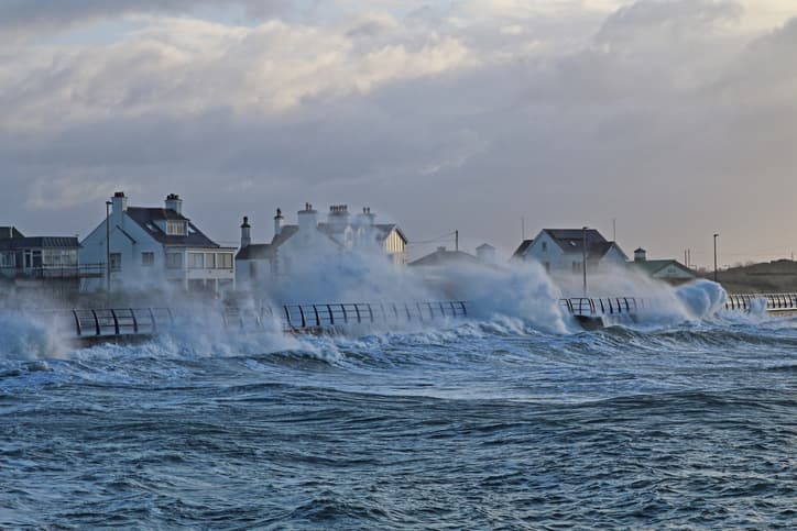 Storm Erik has left 1700 homes in Ireland without power Storm Erik has left 1700 homes in Ireland without power