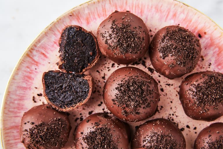 3 delicious no-bake cookie recipes for when you need an INSTANT sweet treat 3 delicious no-bake cookie recipes for when you need an INSTANT sweet treat