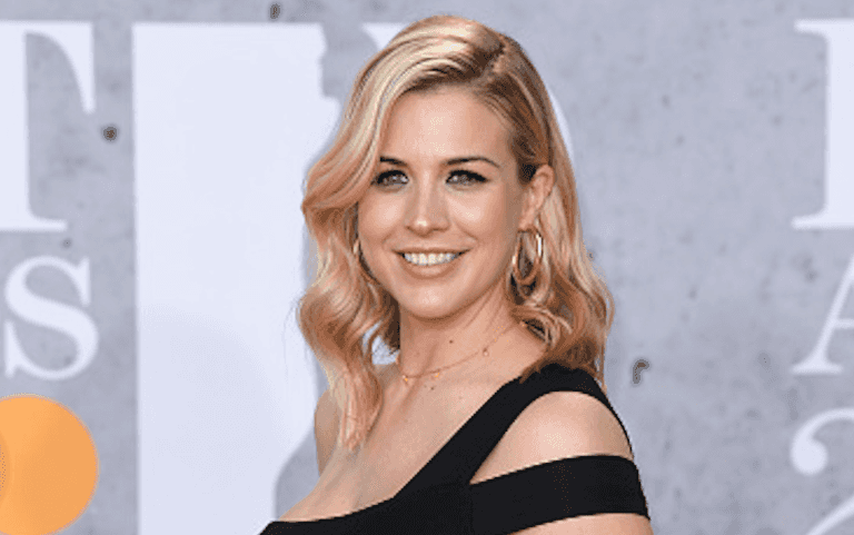 ‘I feel like superwoman’: Gemma Atkinson shares before-and-after of growing bump ‘I feel like superwoman’: Gemma Atkinson shares before-and-after of growing bump