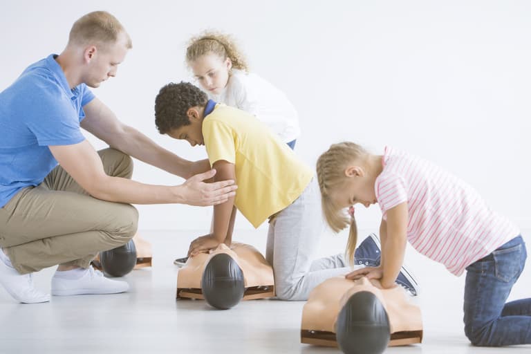 This seizure first aid video is something that every parent should show their child This seizure first aid video is something that every parent should show their child