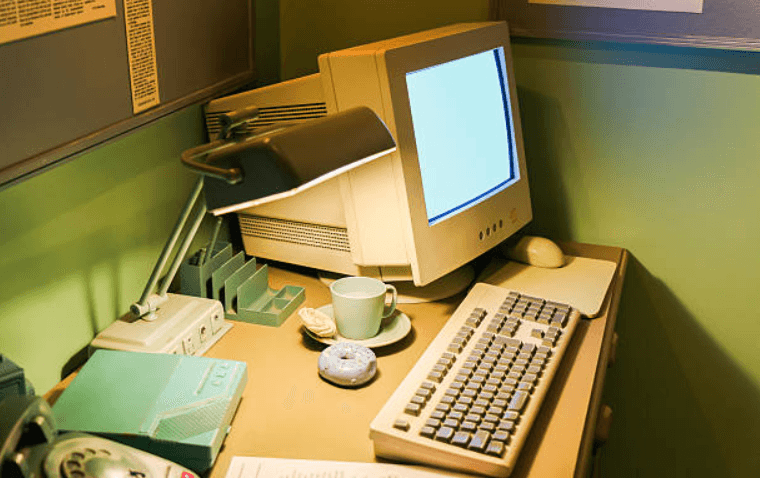 Everyone is talking about the old days of dial up internet and it’s so funny Everyone is talking about the old days of dial up internet and it’s so funny