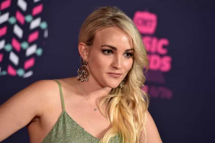 Jamie Lynn Spears sticks up for her sister after trolls come after them online Jamie Lynn Spears sticks up for her sister after trolls come after them online