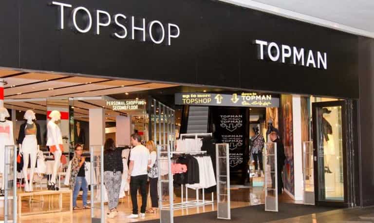 We have totally fallen in love with these flattering €55 Topshop jeans We have totally fallen in love with these flattering €55 Topshop jeans