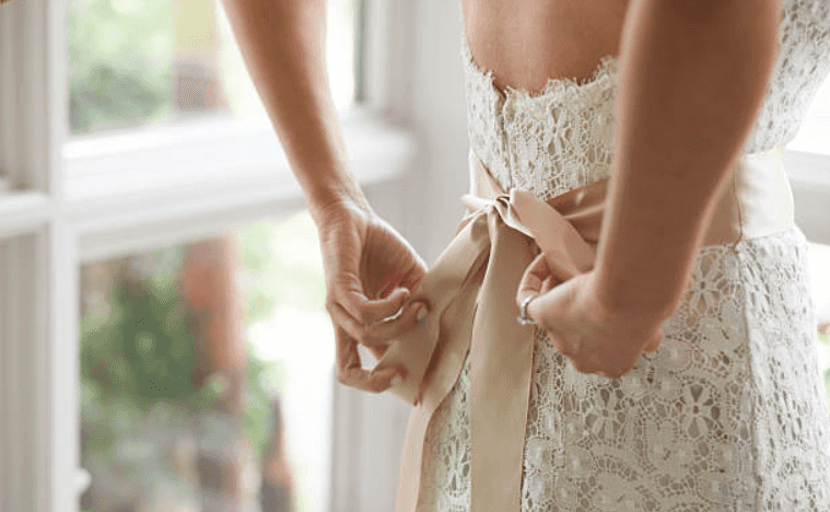 Nobody can get over how much this wedding dress looks like a tampon Nobody can get over how much this wedding dress looks like a tampon