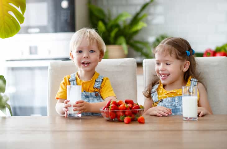 Mum creates brilliant hack that can prevent young children from spilling milk Mum creates brilliant hack that can prevent young children from spilling milk