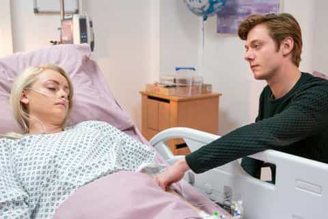 Fans fear for Sinead Tinker as she finishes her cancer treatment on Corrie Fans fear for Sinead Tinker as she finishes her cancer treatment on Corrie