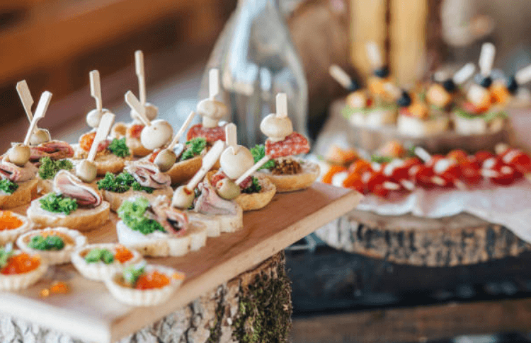 Bride loses it after guests ask if there will be a vegan option at her wedding Bride loses it after guests ask if there will be a vegan option at her wedding