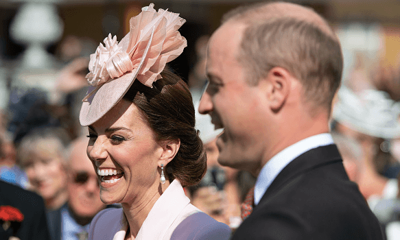Kate Middleton and Prince William send photo of Prince Louis to royal fans Kate Middleton and Prince William send photo of Prince Louis to royal fans