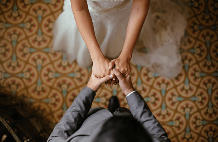 Woman’s family outraged as she wants to combine her surname with her fiancé’s Woman’s family outraged as she wants to combine her surname with her fiancé’s