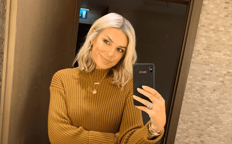 Pippa O’Connor’s divine off-the-shoulder ASOS dress is the ultimate holiday buy Pippa O’Connor’s divine off-the-shoulder ASOS dress is the ultimate holiday buy