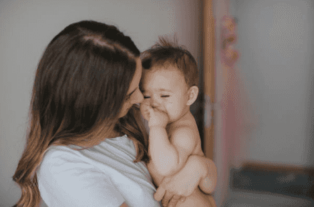 What side you hold your baby on could say a lot about your personality What side you hold your baby on could say a lot about your personality